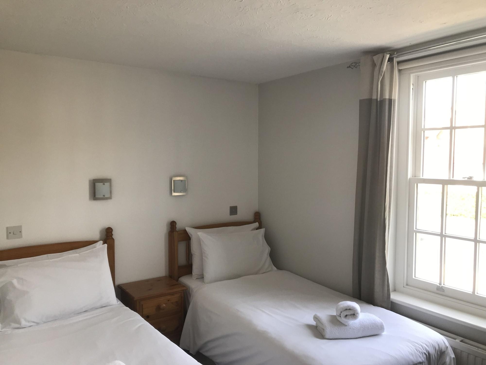 The Wheatsheaf Inn Cuckfield Екстер'єр фото