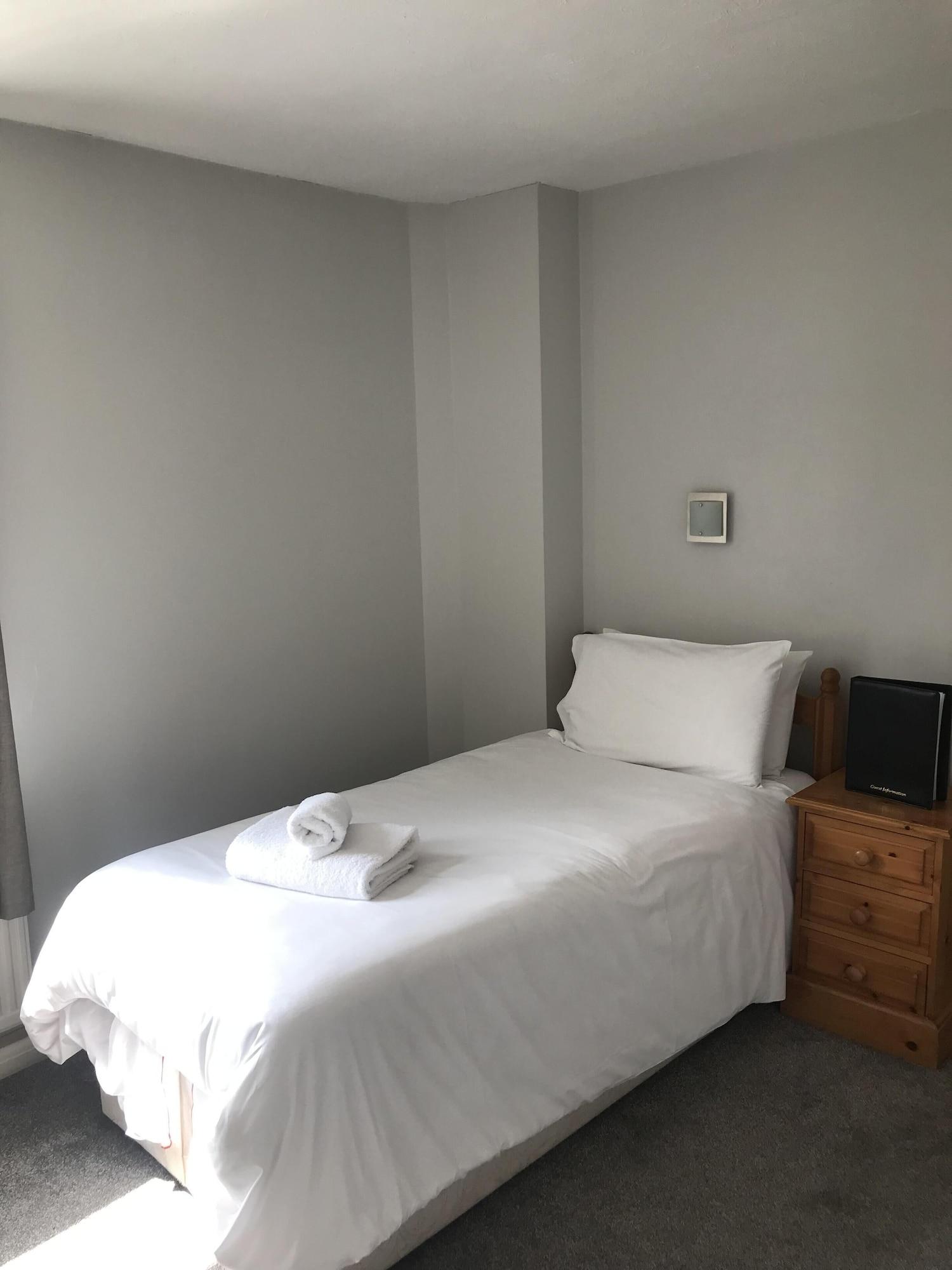 The Wheatsheaf Inn Cuckfield Екстер'єр фото