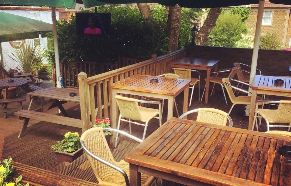 The Wheatsheaf Inn Cuckfield Екстер'єр фото